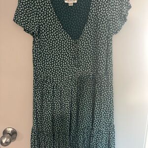 American Eagle Outfitters Green Floral V-Neck Mini Dress